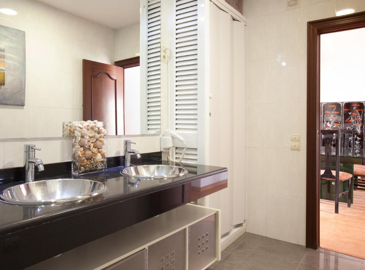 Rambla Cat - Penthouse With Terrace Daire Barselona Dış mekan fotoğraf